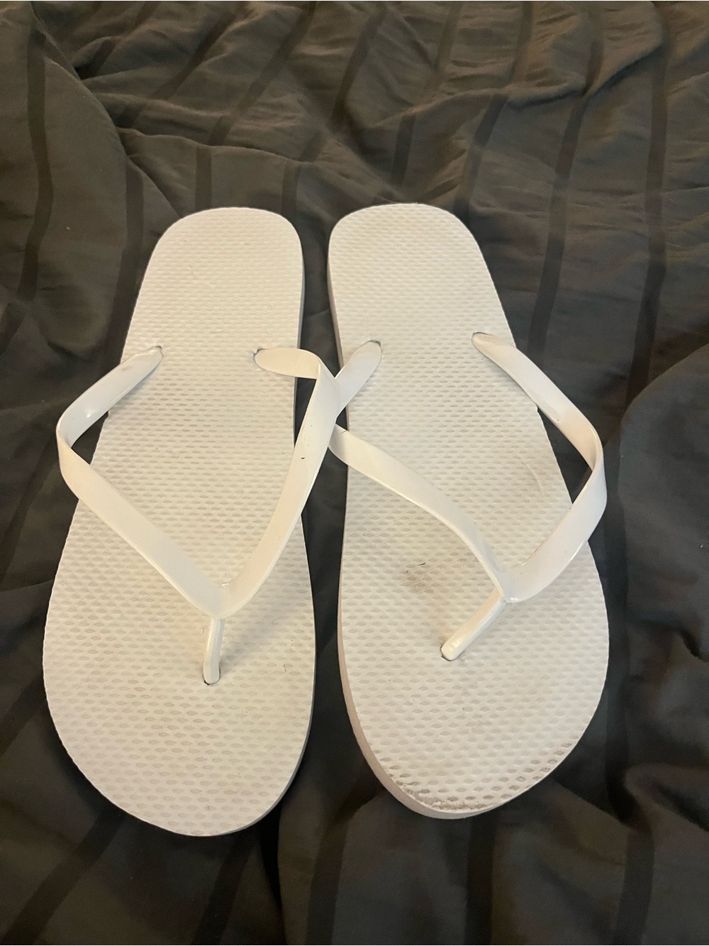 Classic Women's White Flip Flops - Simple Beach Sandals
